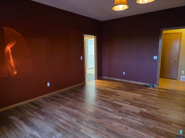 1001 E Ridge Rd Road, Sioux Falls, SD 57105