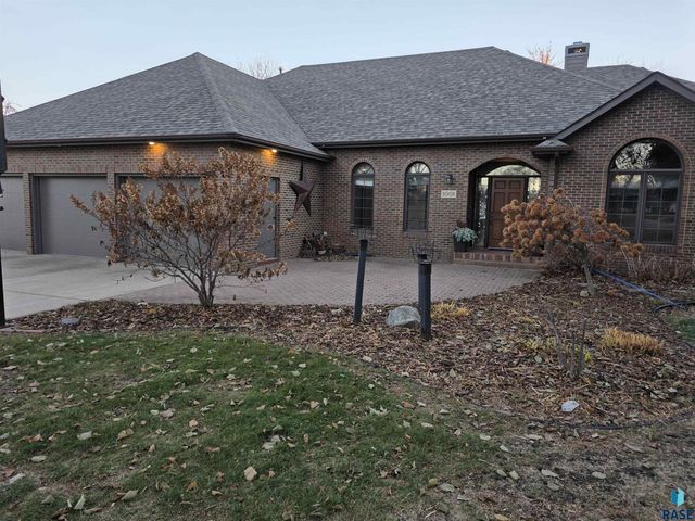 1001 E Ridge Rd Road, Sioux Falls, SD 57105