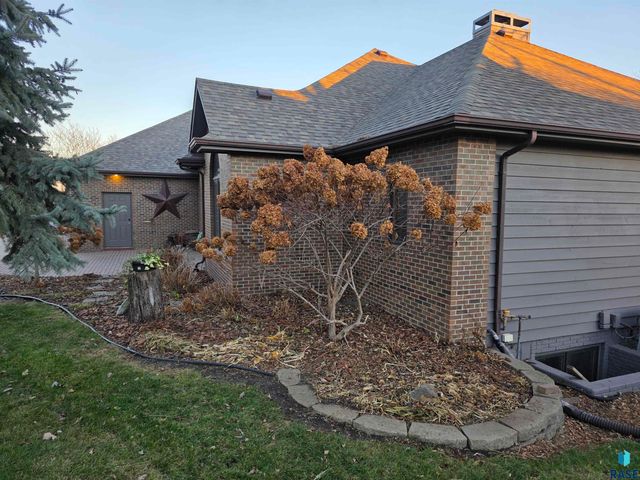 1001 E Ridge Rd Road, Sioux Falls, SD 57105