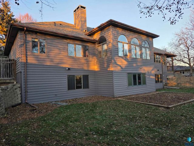 1001 E Ridge Rd Road, Sioux Falls, SD 57105