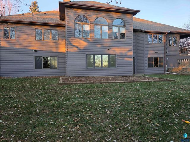 1001 E Ridge Rd Road, Sioux Falls, SD 57105