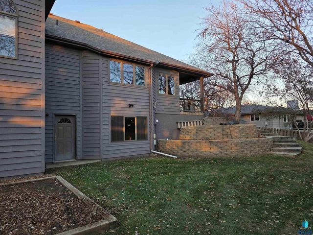 1001 E Ridge Rd Road, Sioux Falls, SD 57105