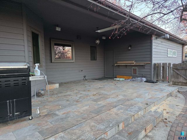 1001 E Ridge Rd Road, Sioux Falls, SD 57105