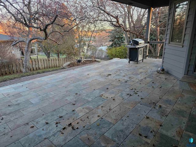 1001 E Ridge Rd Road, Sioux Falls, SD 57105