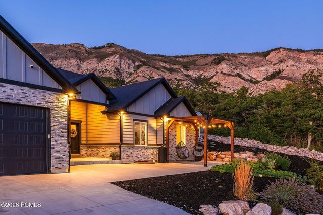 894 Nebo Avenue, North Ogden, UT 84414