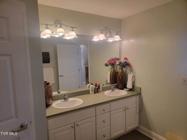 210 Raceday Center Drive 1505, Bristol, TN 37620