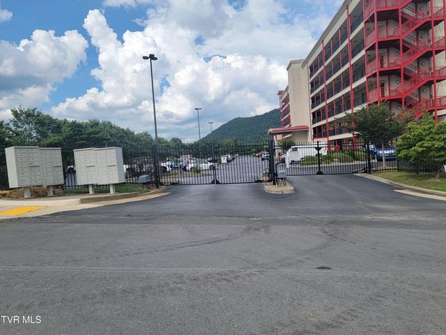 210 Raceday Center Drive 1505, Bristol, TN 37620