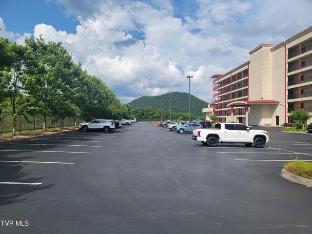 210 Raceday Center Drive 1505, Bristol, TN 37620