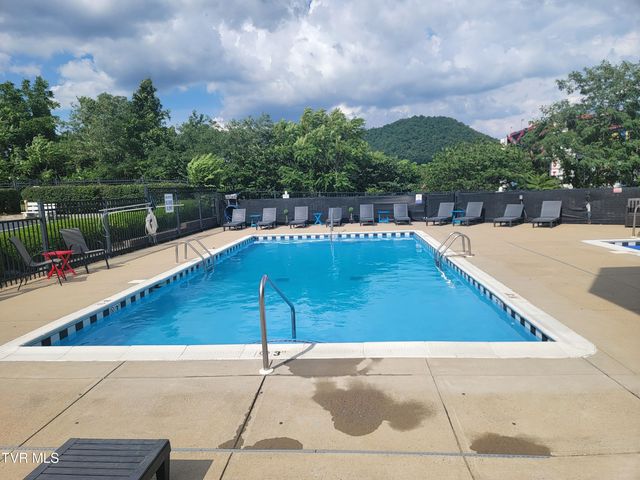 210 Raceday Center Drive 1505, Bristol, TN 37620