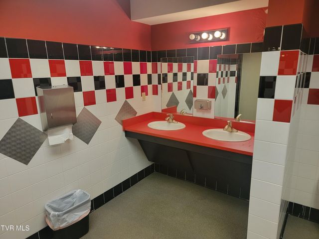 210 Raceday Center Drive 1505, Bristol, TN 37620