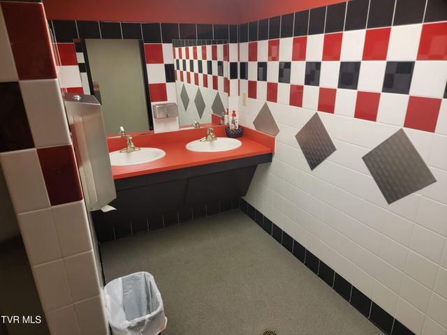 210 Raceday Center Drive 1505, Bristol, TN 37620