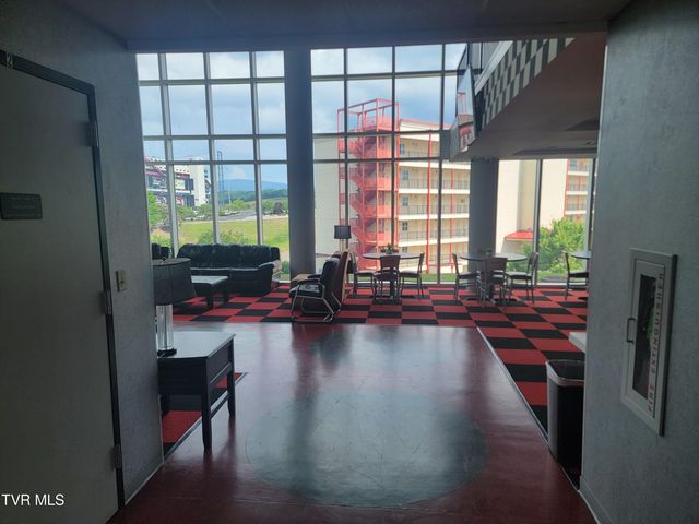 210 Raceday Center Drive 1505, Bristol, TN 37620