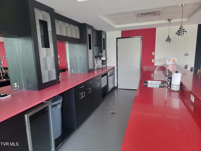 210 Raceday Center Drive 1505, Bristol, TN 37620