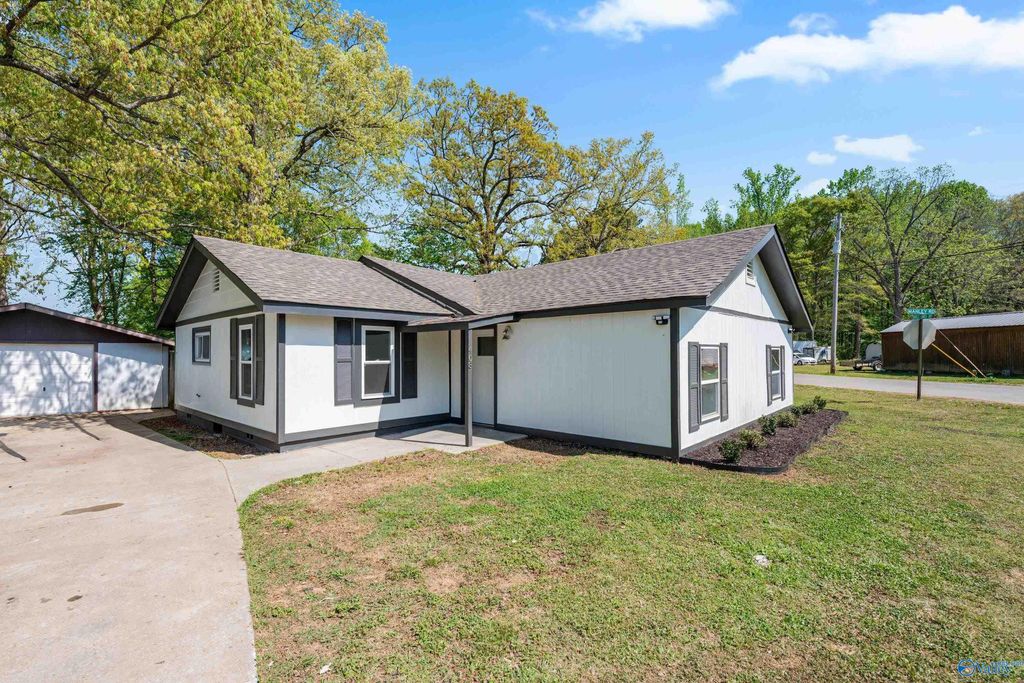 408 Manley Road, Hazel Green, AL 35750
