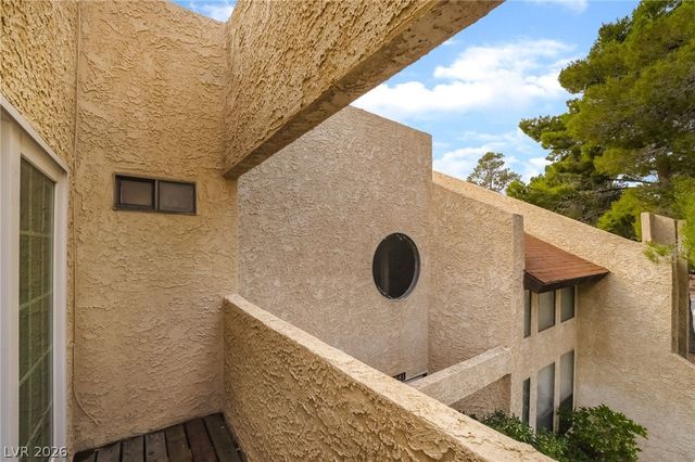 3949 South Torrey Pines Drive, Las Vegas, NV 89103