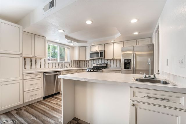 3949 South Torrey Pines Drive, Las Vegas, NV 89103