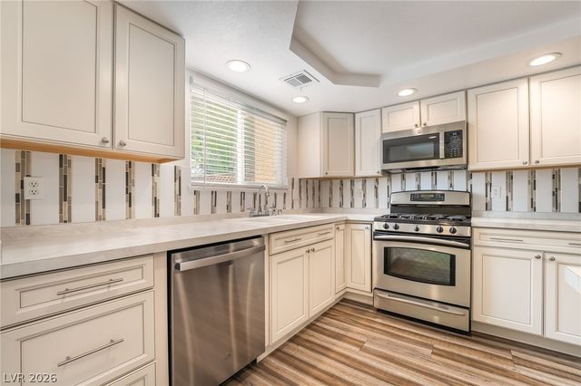 3949 South Torrey Pines Drive, Las Vegas, NV 89103