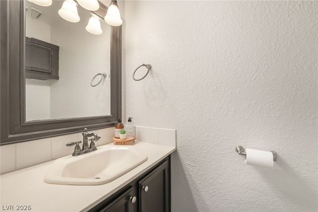 3949 South Torrey Pines Drive, Las Vegas, NV 89103