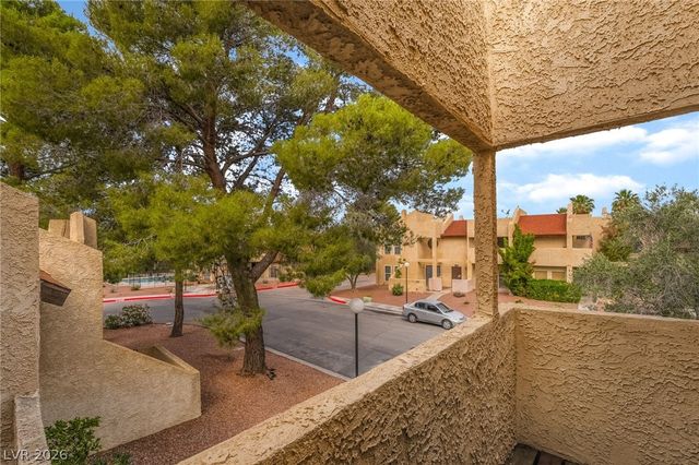 3949 South Torrey Pines Drive, Las Vegas, NV 89103