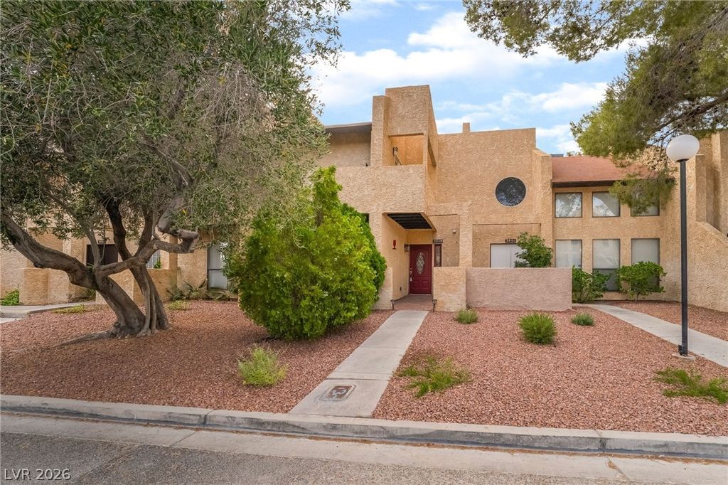 3949 South Torrey Pines Drive, Las Vegas, NV 89103