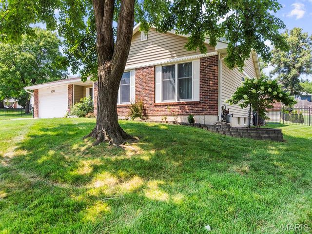2316 Maple Tree Street, St Peters, MO 63376
