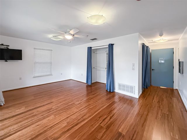 921 9th Street, Grand Prairie, TX 75050