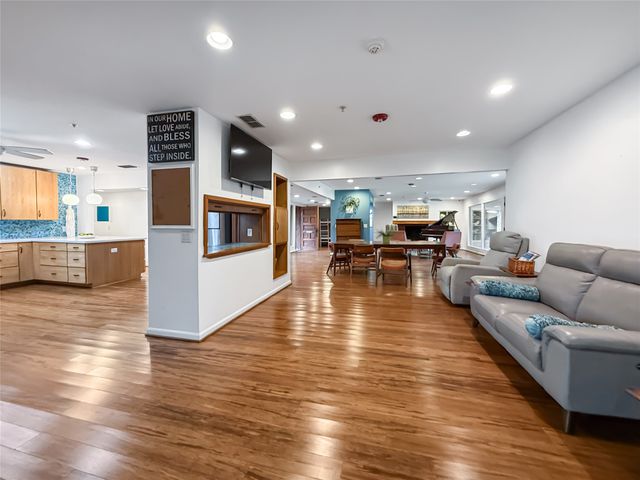 921 9th Street, Grand Prairie, TX 75050