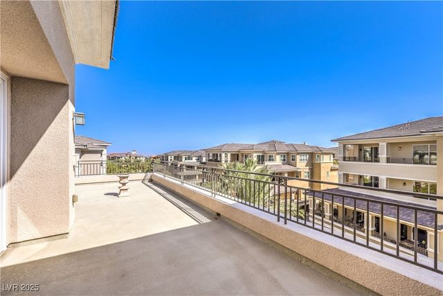 9205 Tesoras Drive 401, Las Vegas, NV 89144