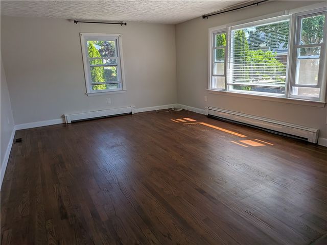 118 Center Avenue, Middletown, RI 02842