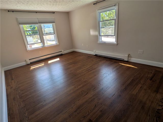 118 Center Avenue, Middletown, RI 02842