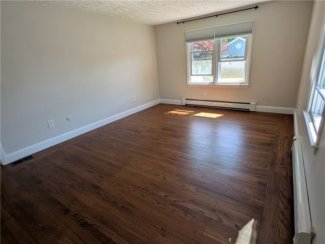 118 Center Avenue, Middletown, RI 02842