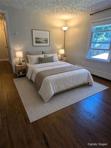 118 Center Avenue, Middletown, RI 02842