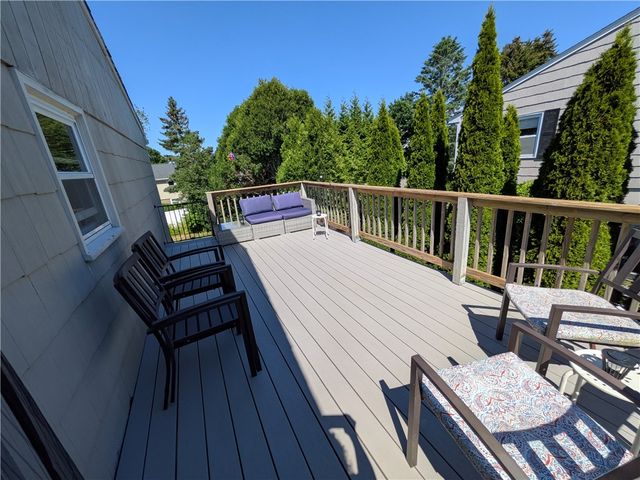 118 Center Avenue, Middletown, RI 02842