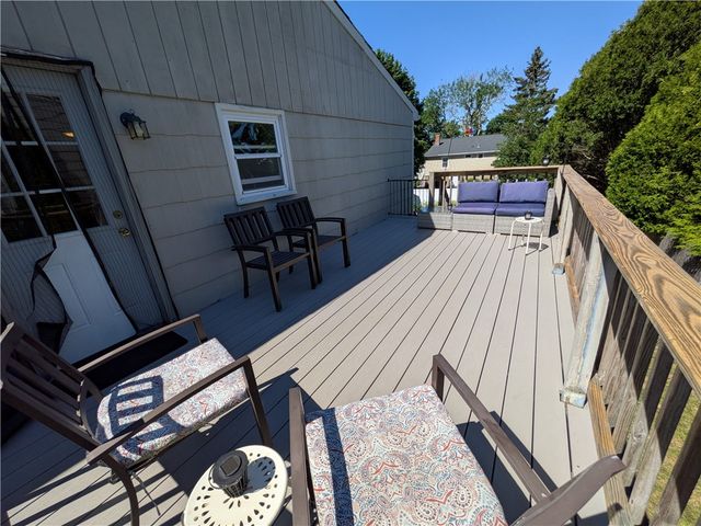 118 Center Avenue, Middletown, RI 02842