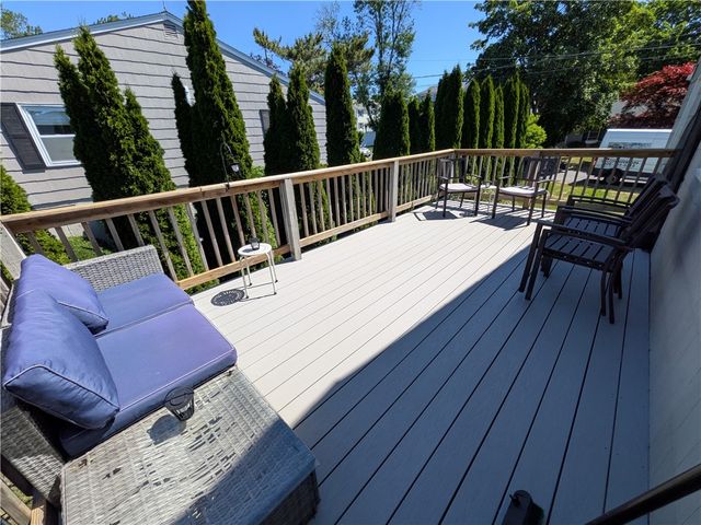 118 Center Avenue, Middletown, RI 02842