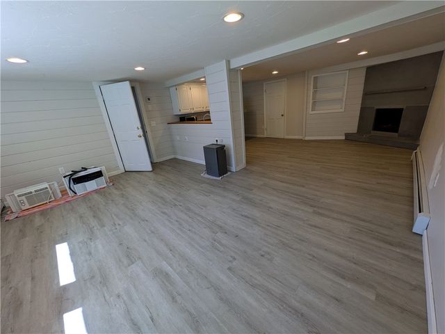 118 Center Avenue, Middletown, RI 02842