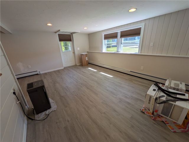 118 Center Avenue, Middletown, RI 02842