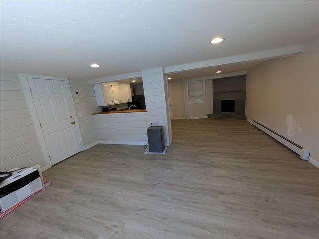 118 Center Avenue, Middletown, RI 02842