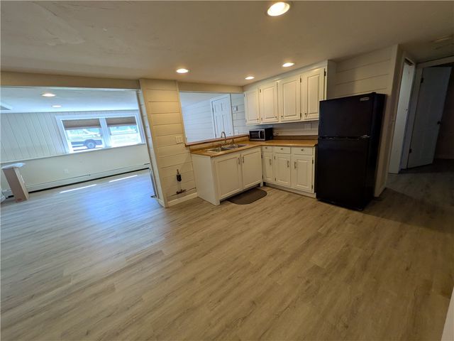 118 Center Avenue, Middletown, RI 02842