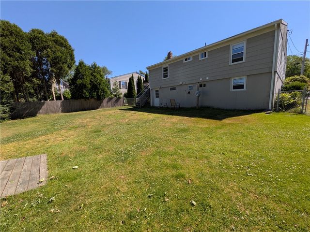 118 Center Avenue, Middletown, RI 02842