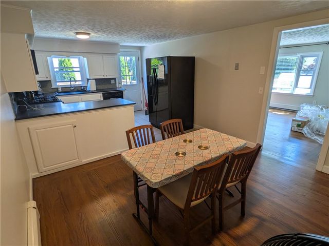 118 Center Avenue, Middletown, RI 02842