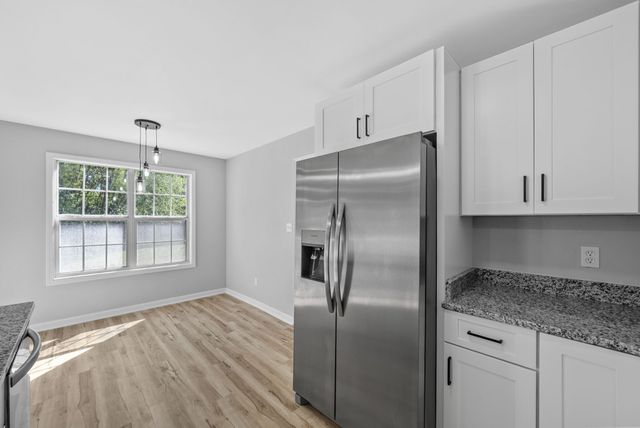 8635 Kingman Ct, Oak Grove, KY 42262