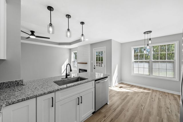 8635 Kingman Ct, Oak Grove, KY 42262