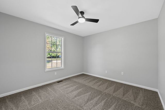 8635 Kingman Ct, Oak Grove, KY 42262