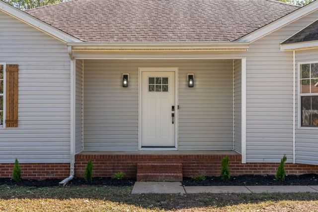 8635 Kingman Ct, Oak Grove, KY 42262