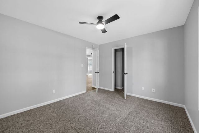 8635 Kingman Ct, Oak Grove, KY 42262