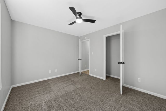 8635 Kingman Ct, Oak Grove, KY 42262