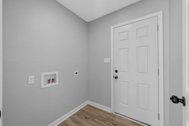 8635 Kingman Ct, Oak Grove, KY 42262