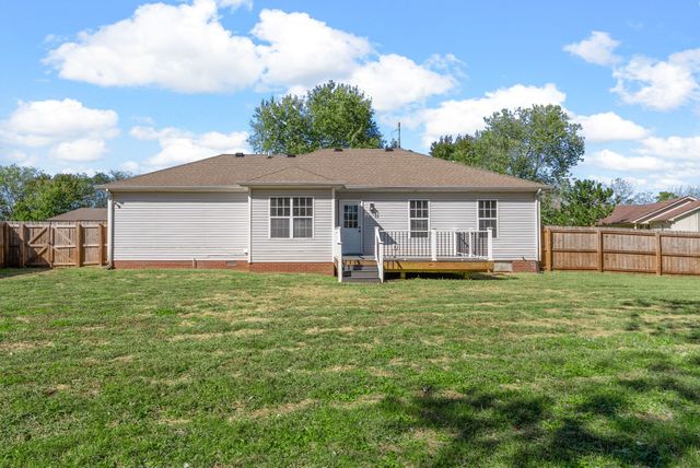 8635 Kingman Ct, Oak Grove, KY 42262