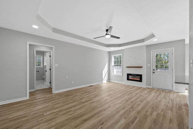 8635 Kingman Ct, Oak Grove, KY 42262